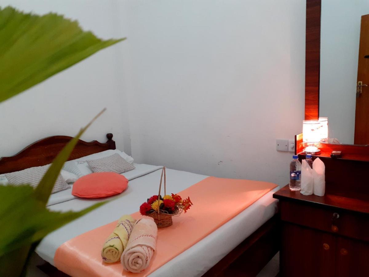 Subash Hotel ナラタニヤ エクステリア 写真