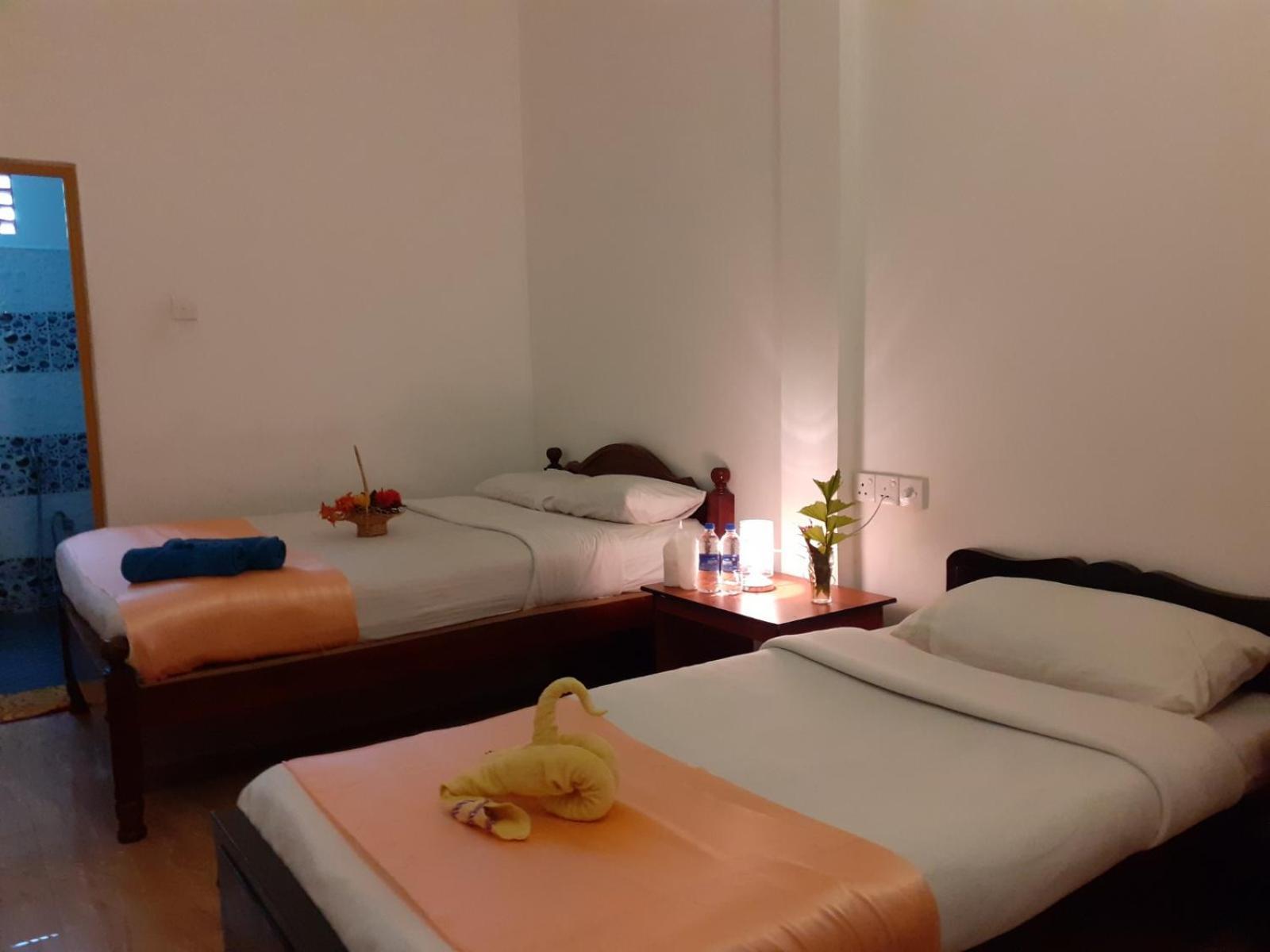 Subash Hotel ナラタニヤ エクステリア 写真