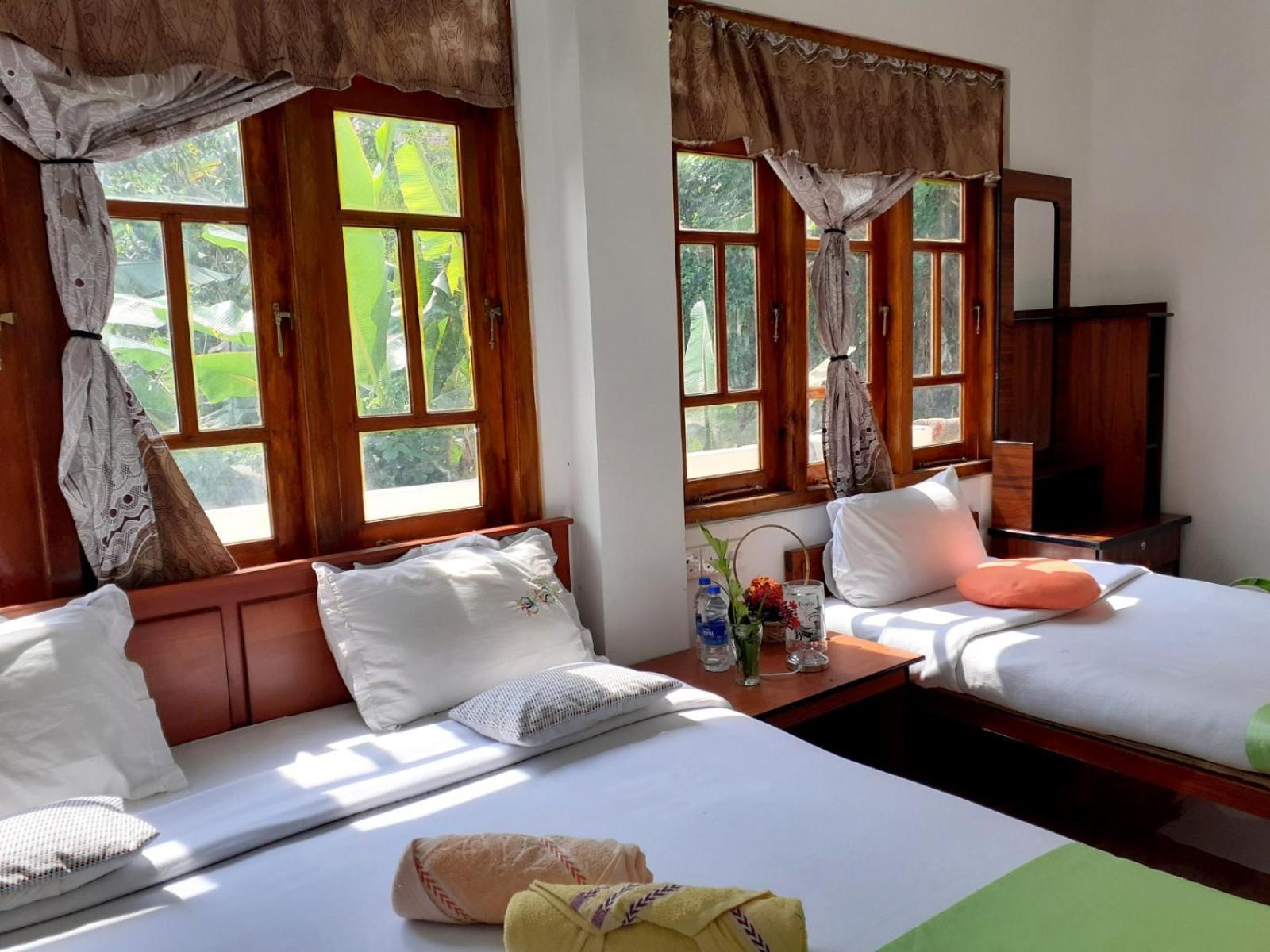 Subash Hotel ナラタニヤ エクステリア 写真