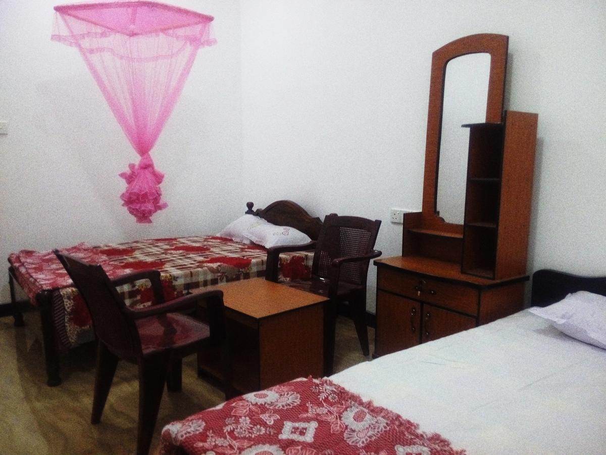 Subash Hotel ナラタニヤ エクステリア 写真