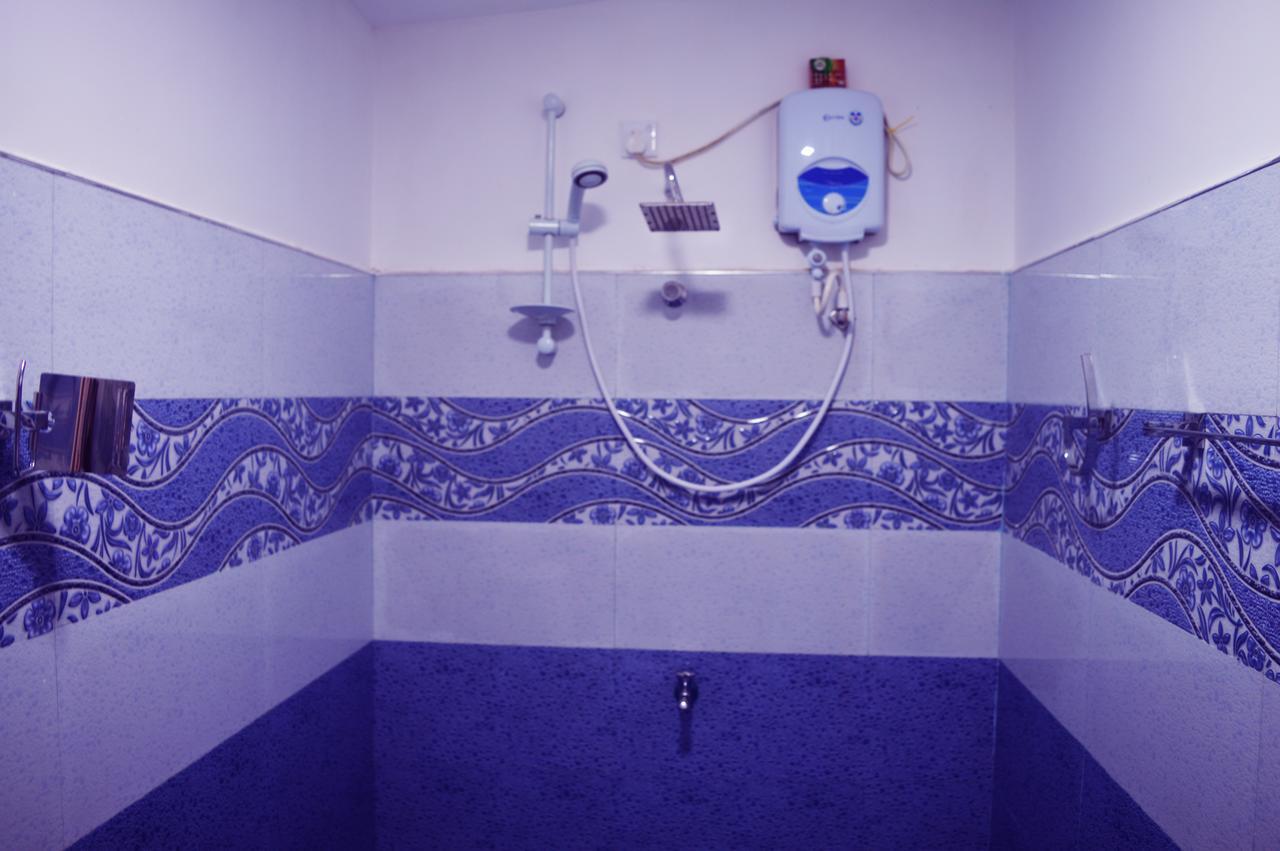 Subash Hotel ナラタニヤ エクステリア 写真