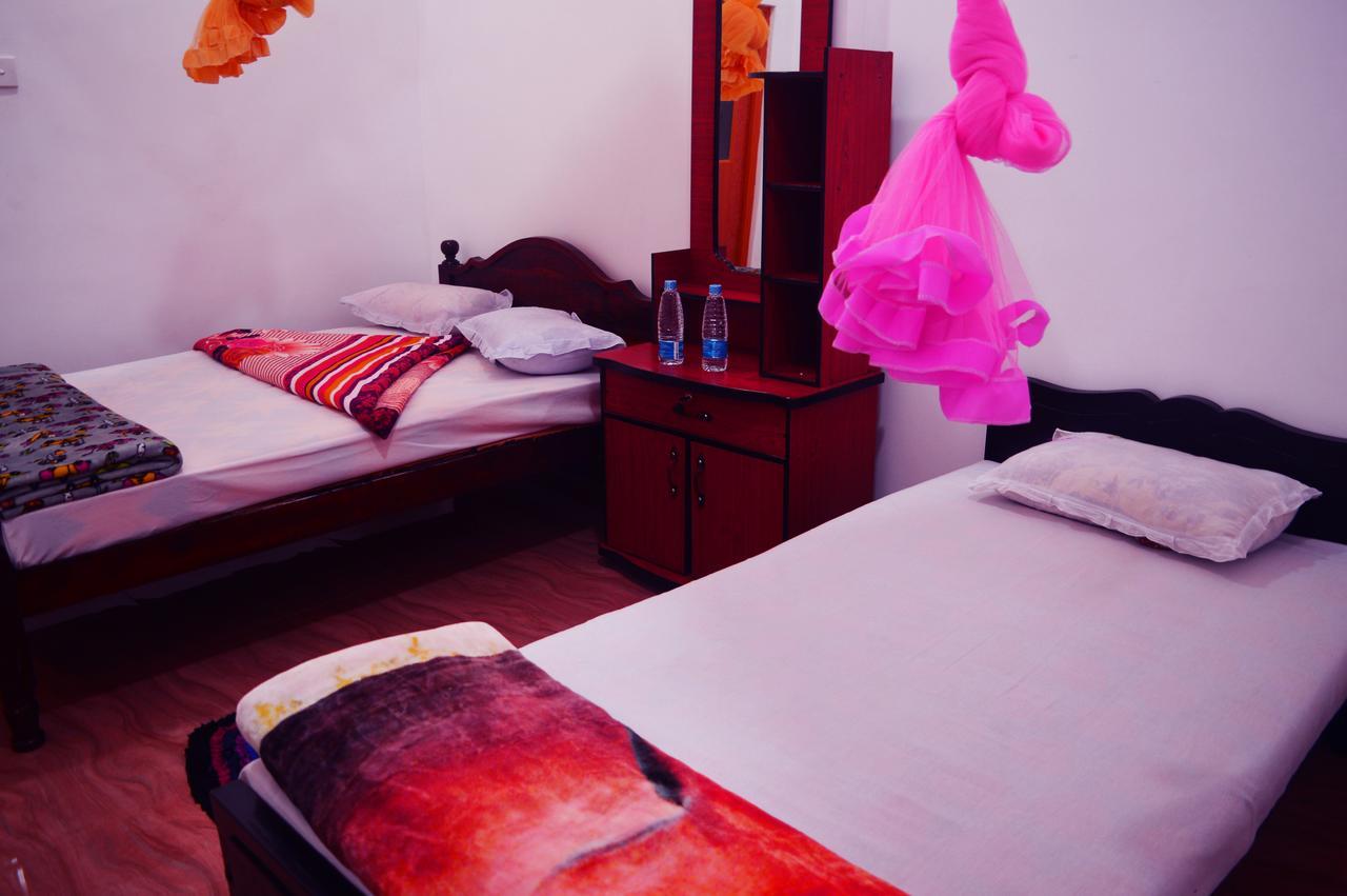 Subash Hotel ナラタニヤ エクステリア 写真
