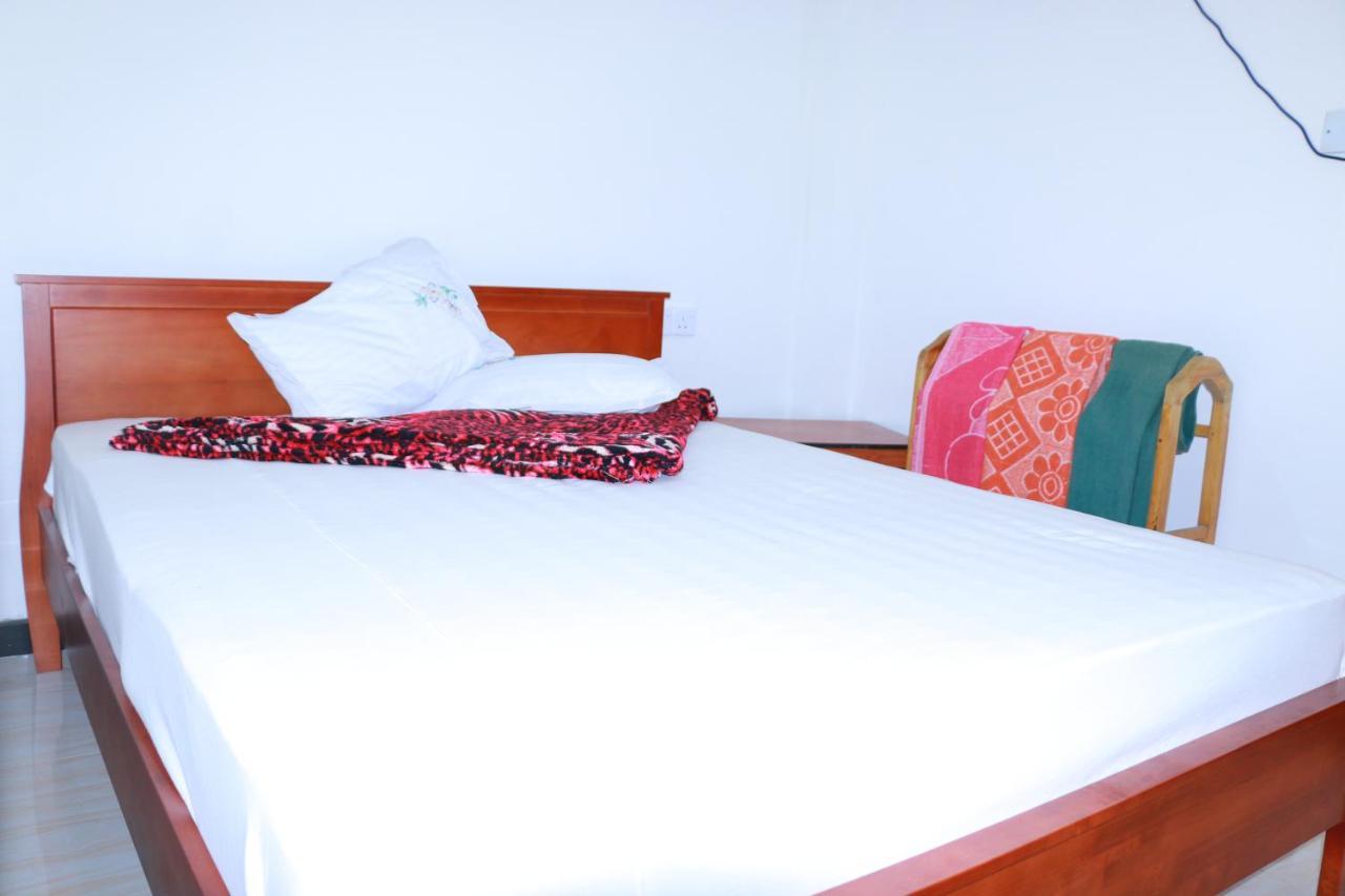 Subash Hotel ナラタニヤ エクステリア 写真